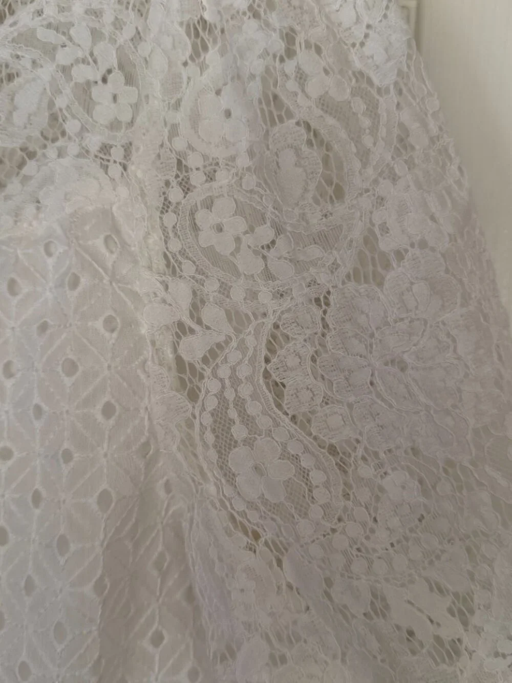 White House Black Market Lace Blouse sz 12 Mock Neck Ruffle Feminine Top - Picture 7 of 10